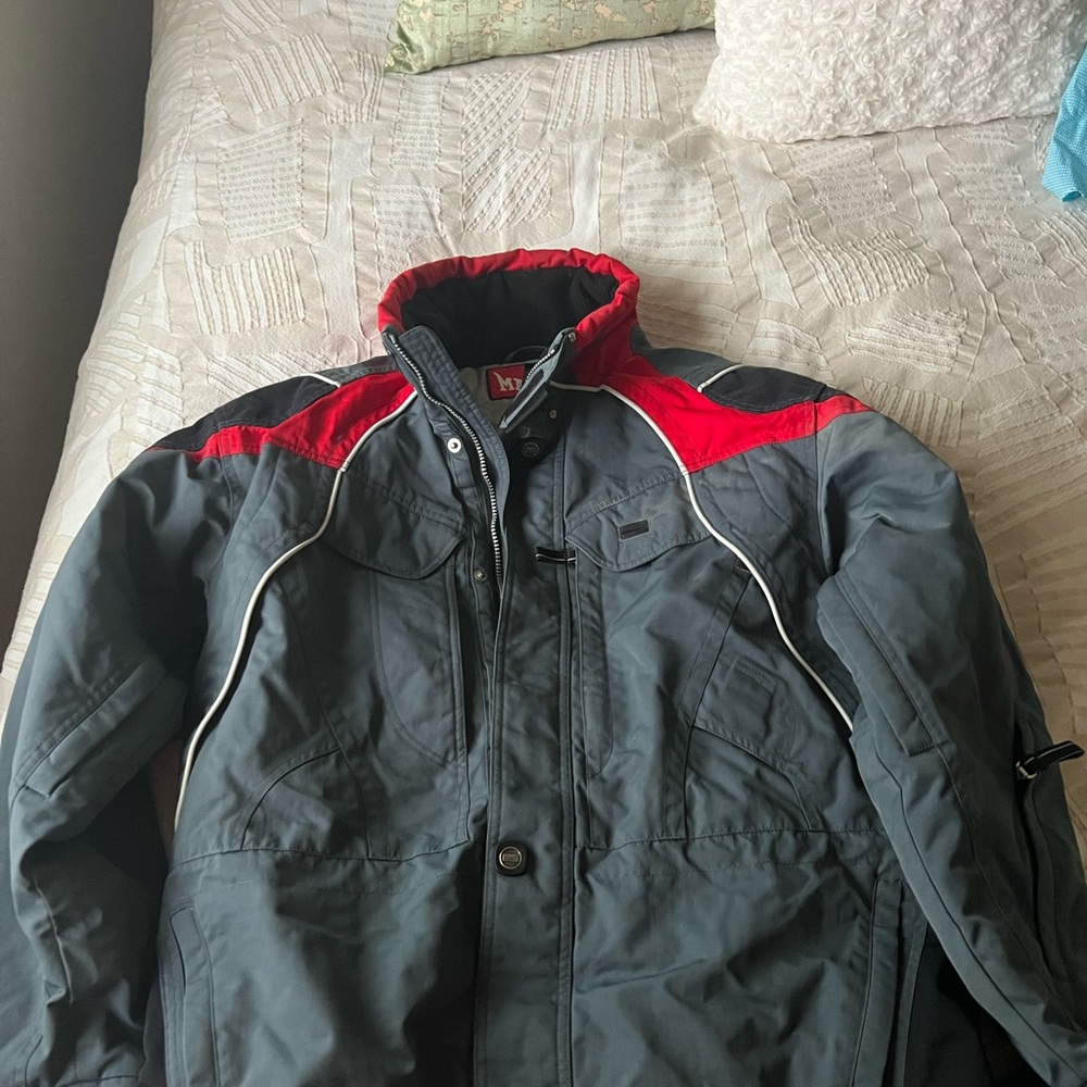 Marker ski/snowmobile jacket larger